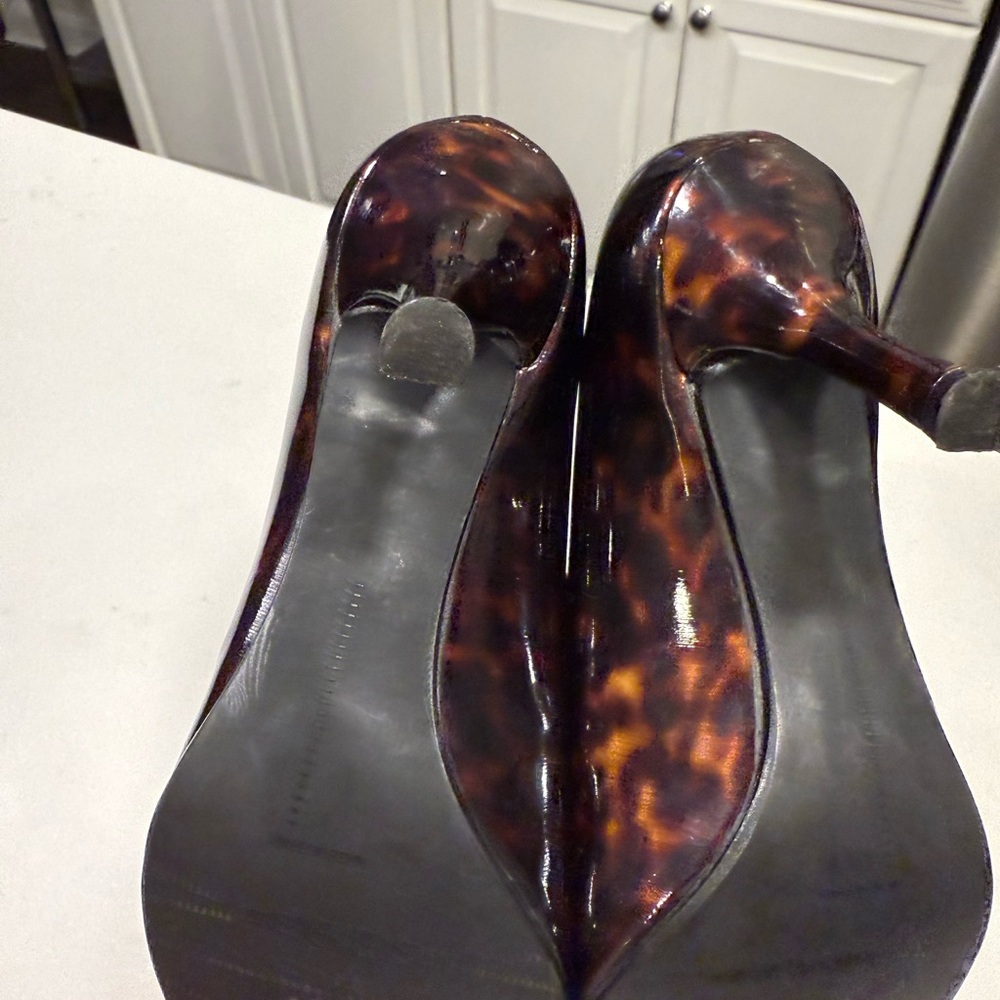 EUC Stuart Weitzman Patent Tortoise Shell Heels (size 7.5) - Picture 11 of 11